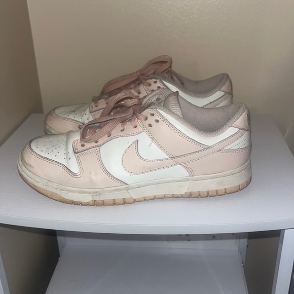 Light Pink NIKE DUNKS!!! size 8💘💘💘💘 - Picture 1 of 2